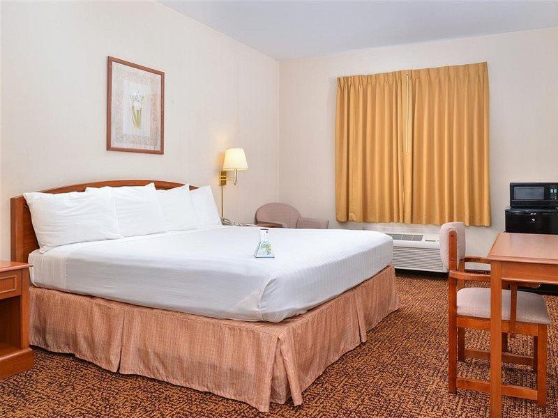 Americas Best Value Inn Westmorland Екстериор снимка