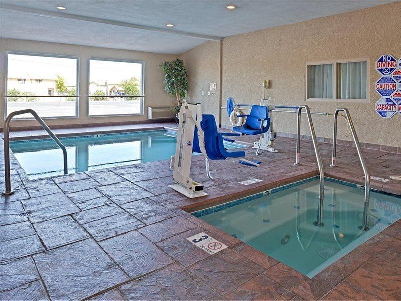 Americas Best Value Inn Westmorland Екстериор снимка