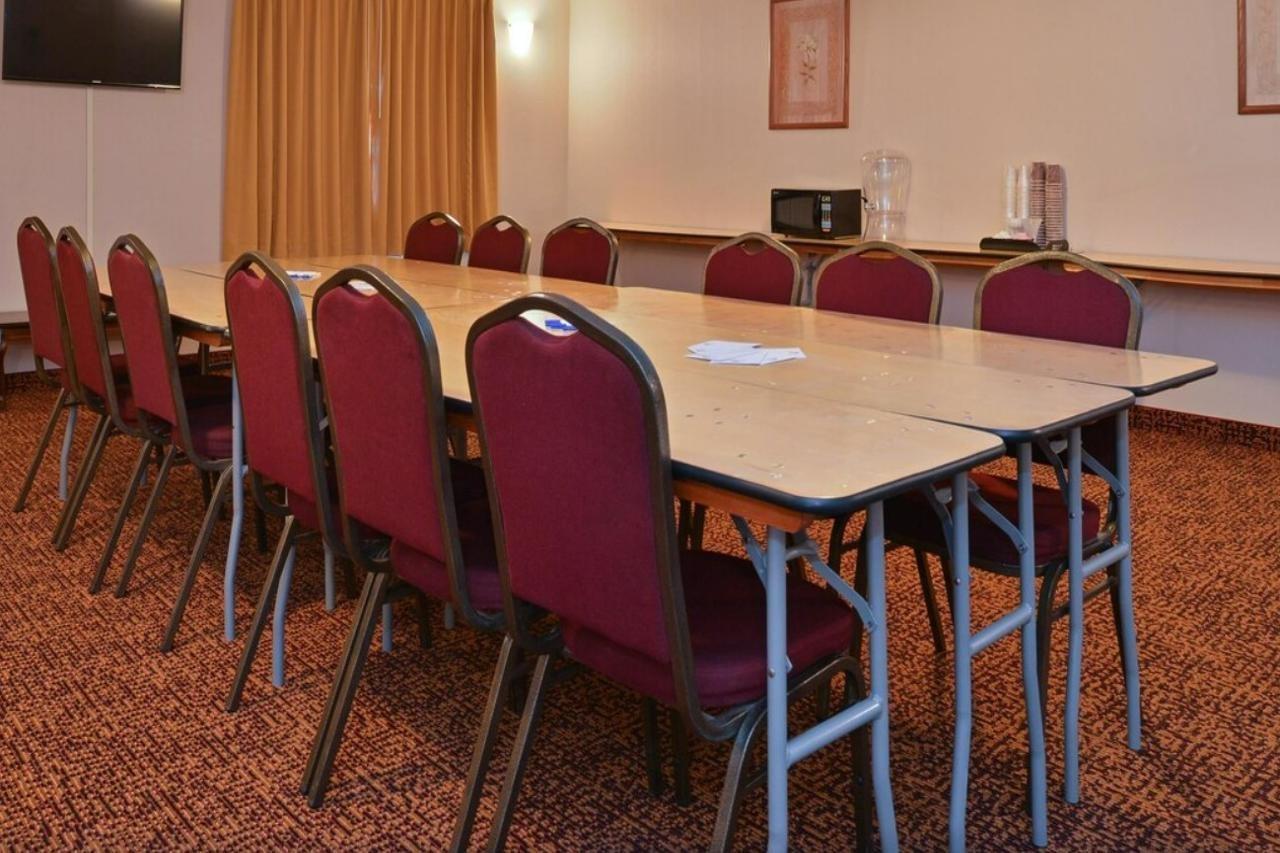 Americas Best Value Inn Westmorland Екстериор снимка
