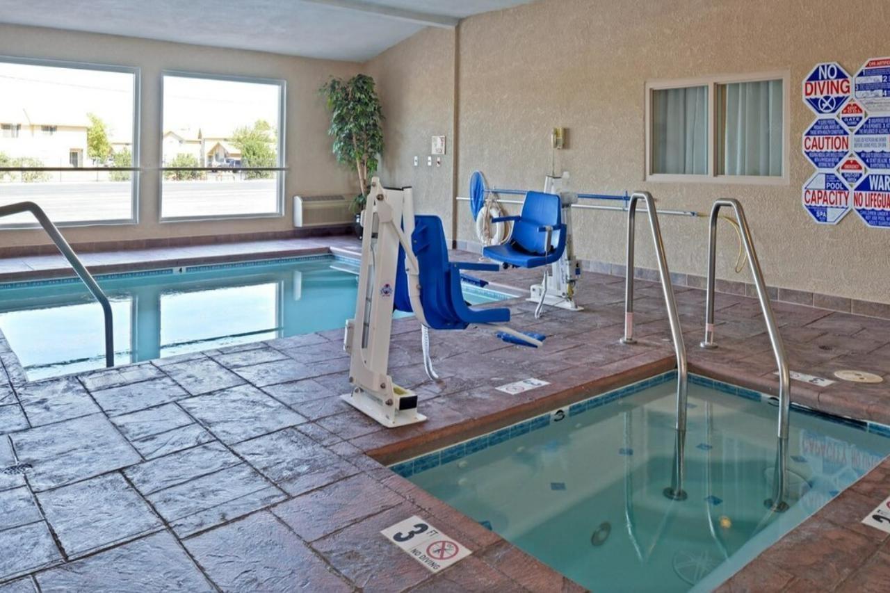 Americas Best Value Inn Westmorland Екстериор снимка