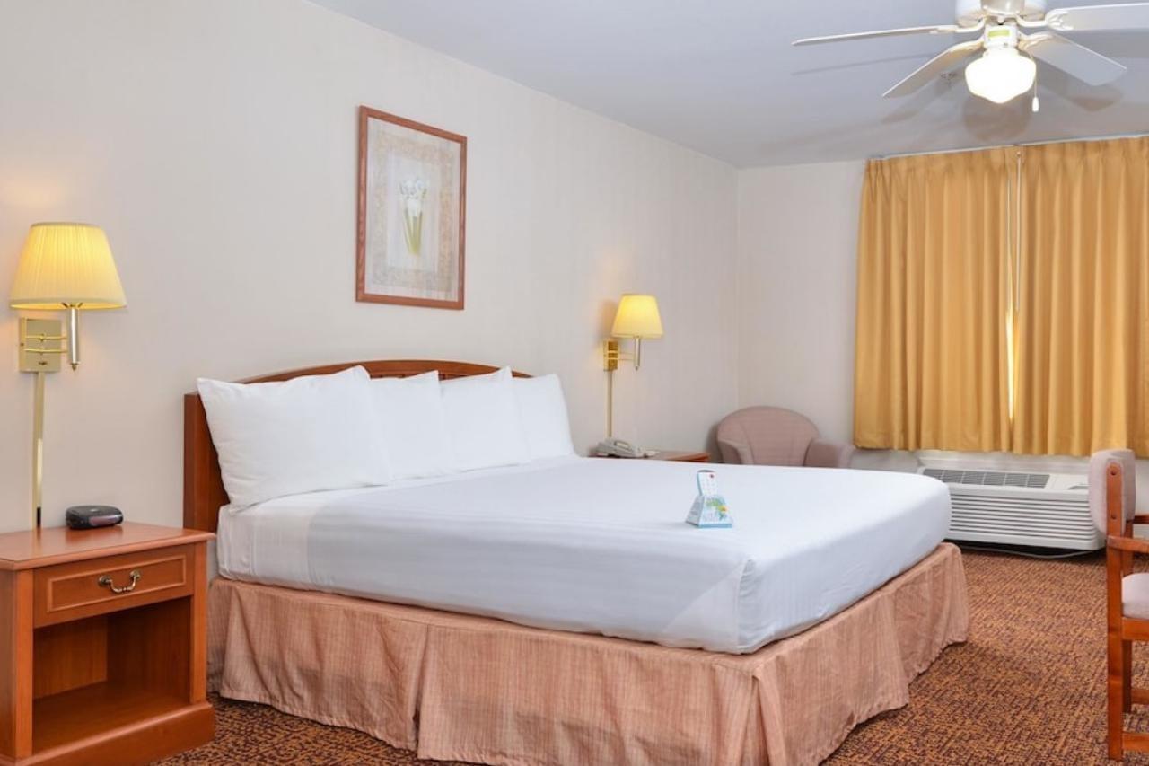 Americas Best Value Inn Westmorland Екстериор снимка