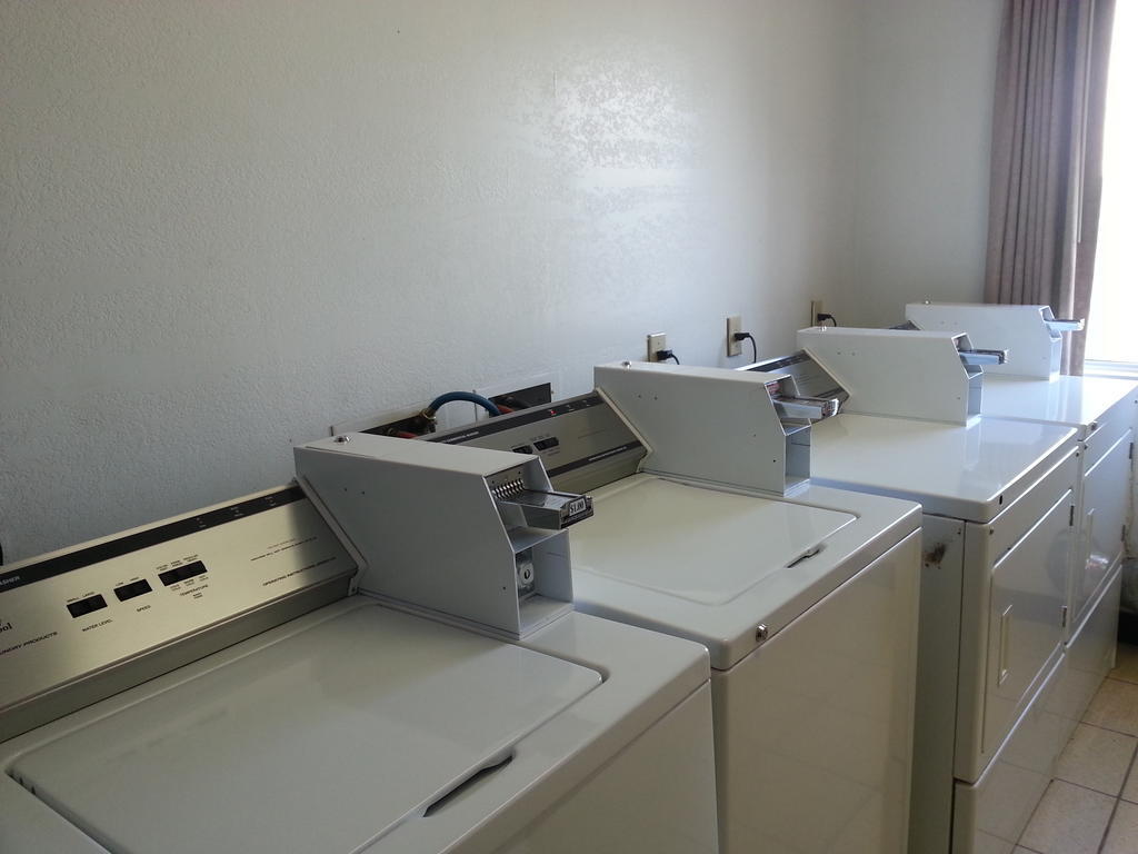 Americas Best Value Inn Westmorland Екстериор снимка