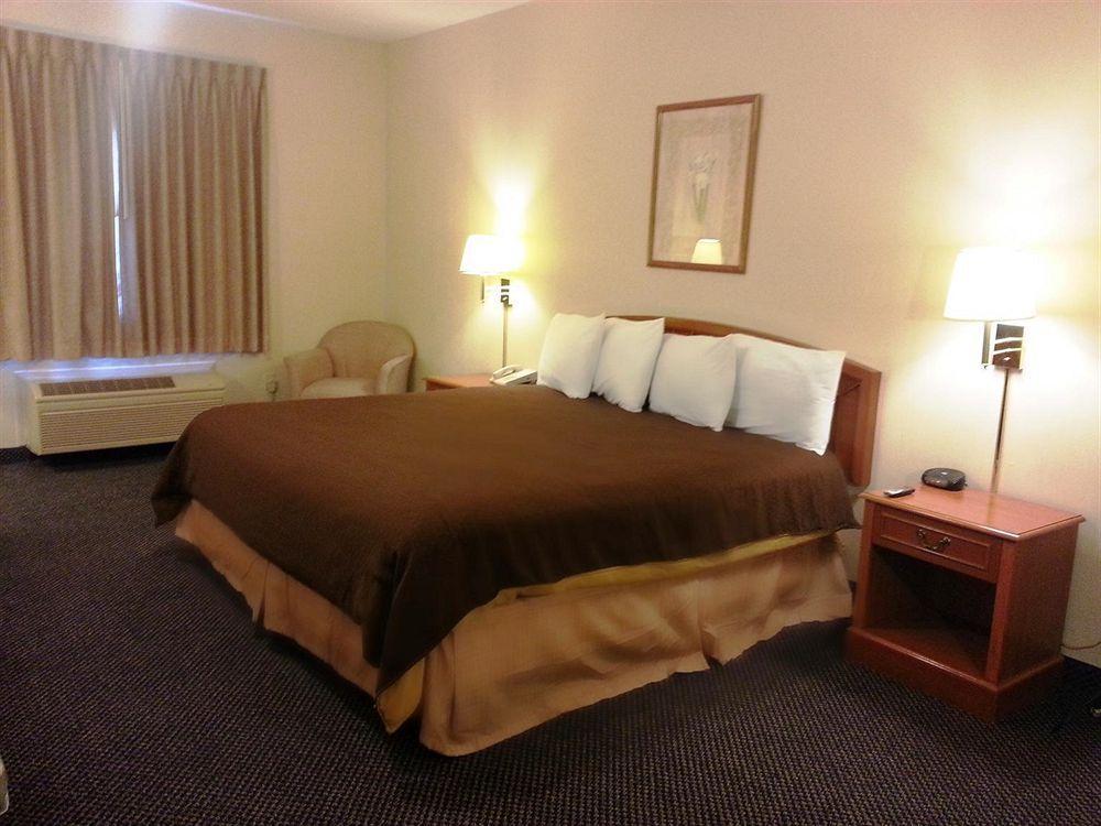 Americas Best Value Inn Westmorland Екстериор снимка
