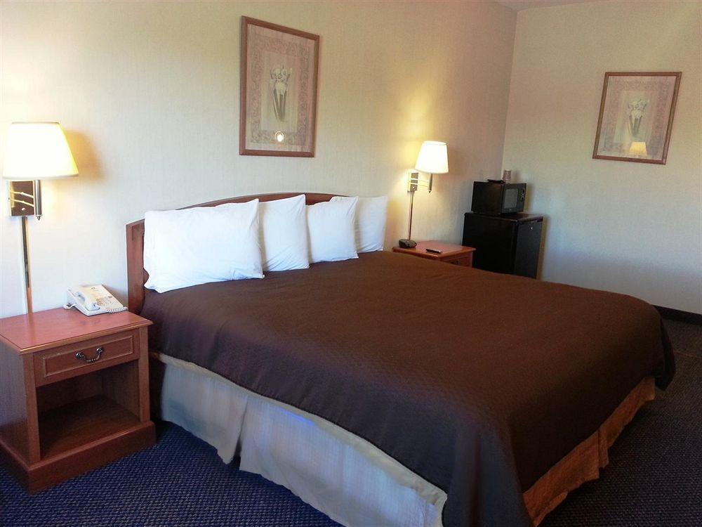 Americas Best Value Inn Westmorland Екстериор снимка
