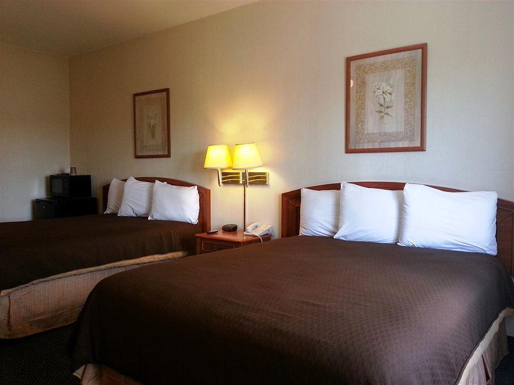 Americas Best Value Inn Westmorland Екстериор снимка