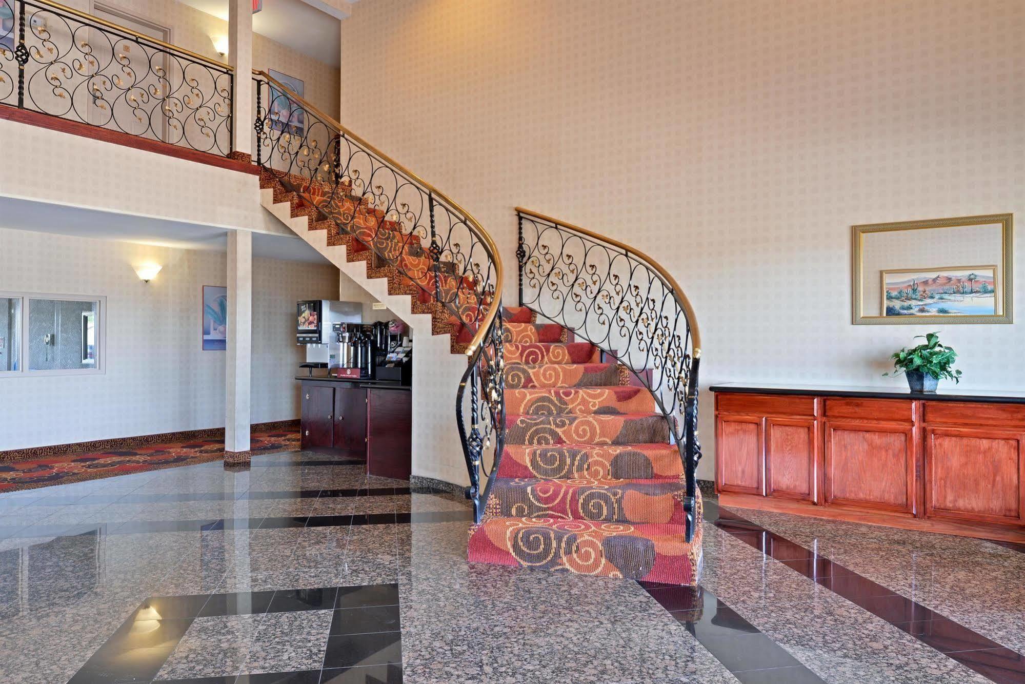 Americas Best Value Inn Westmorland Екстериор снимка