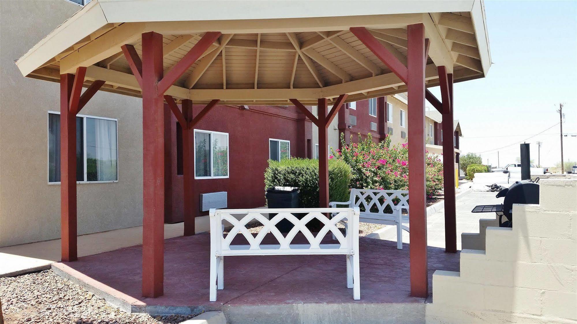 Americas Best Value Inn Westmorland Екстериор снимка
